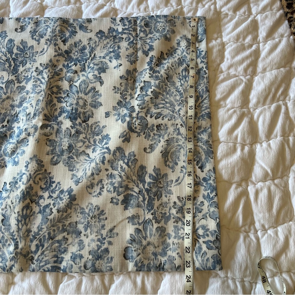 NWOT Set of 2 Indigo Blue and White Floral Pillow Shams, standard size - Picture 8 of 14